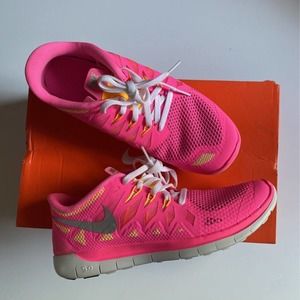 Nike Girls Free 5.0 Running Shoes Pink White 644446-600 Lace Up Low Top 7Y New